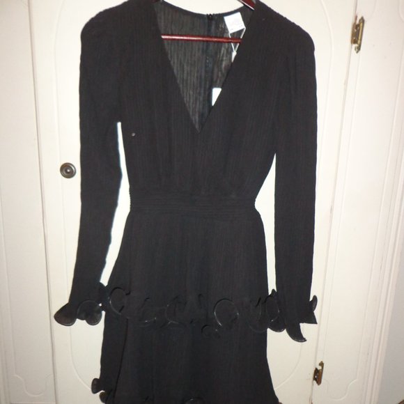 Selfie Dresses & Skirts - NWT Selfie Leslie Greta Tiered Ruffle Chiffon Long Sleeve Dress S Black